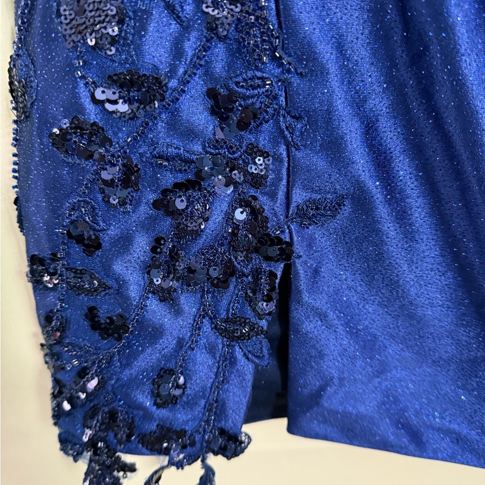 Elegant One-Shoulder Navy Dress - Picture 4 of 6
